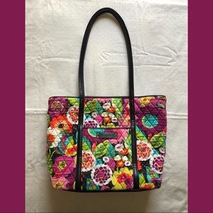 BRIGHT FLORAL VERA BRADLEY PURSE